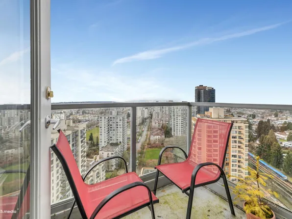 3663 Crowley Dr #2508, Vancouver, BC V5R 6H4