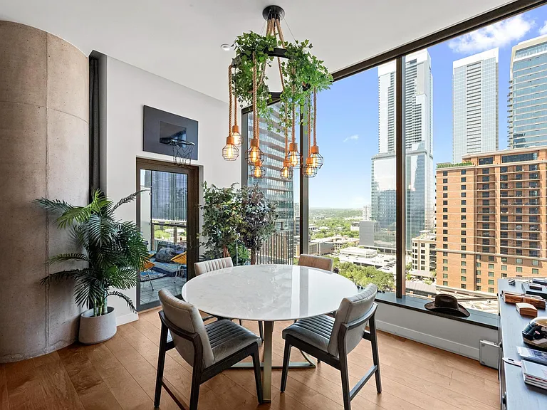 210 Lavaca St #1911 — Photo 4