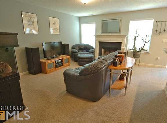 3rd image of 419 Red Coat Ln