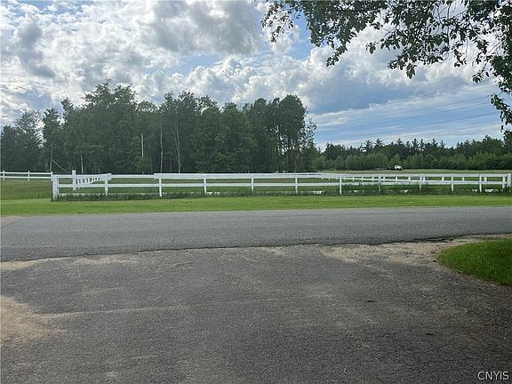 5th image of 808 Fay Rd