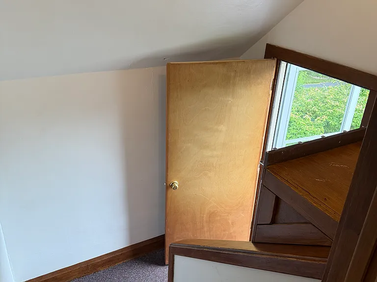 1005 E Holt Ave — Photo 12