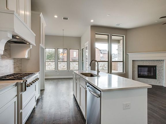 4th image of 1301 Livy Ln