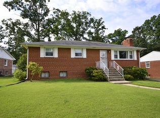 933 White Oak Dr, Oxon Hill, MD 20745