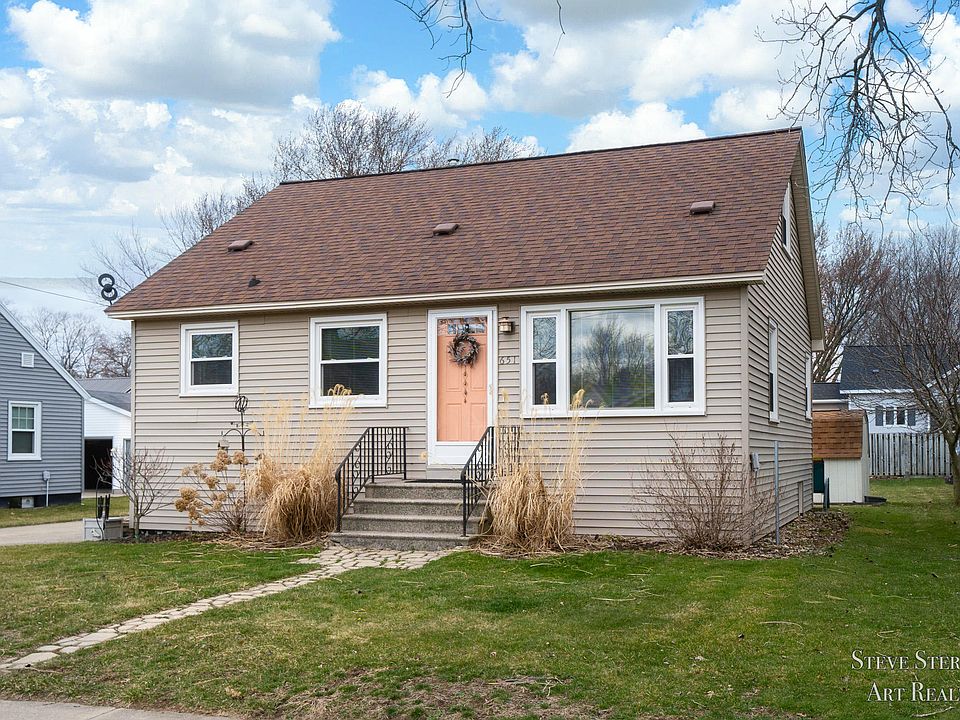 1st image of 651 E Lincoln Ave