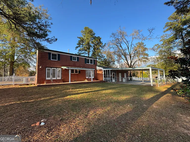 140 Allenwood Rd SW — Photo 8