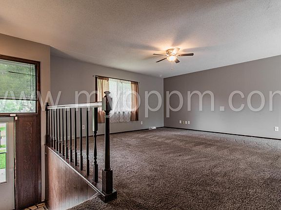 5th image of 5811 N Oaks Blvd