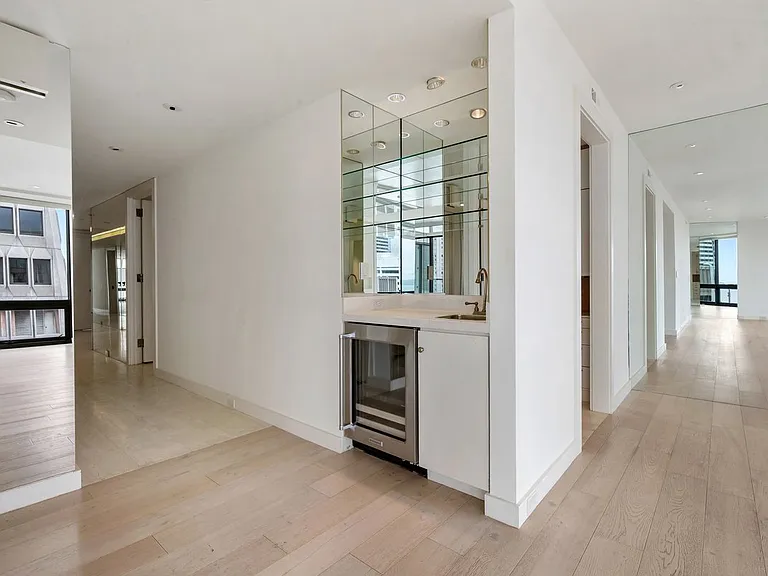 611 Washington St #2305 — Photo 5