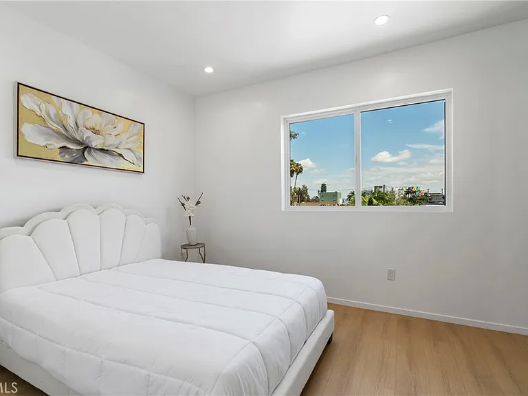 2515 Alsace Ave #1/2 — Photo 15