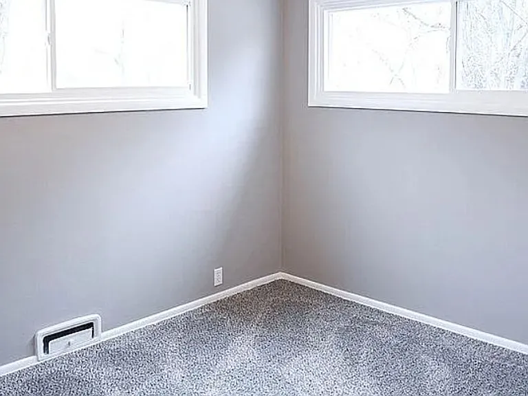 11407 Winchester Ave — Photo 3