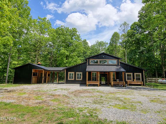 27th image of 279 Crouch Branch Ln