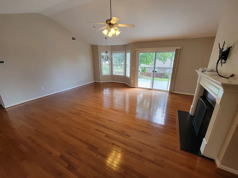 104 Stone Cottage Dr — Photo 6