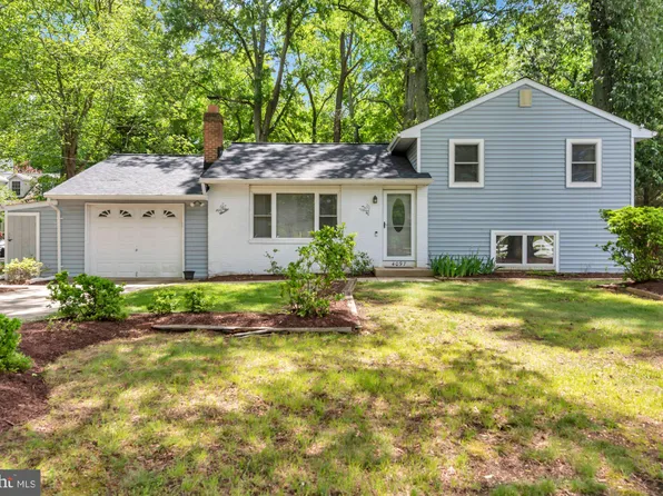 4097 Shoreham Beach Rd, Edgewater, MD 21037