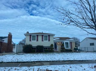 14563 Debbie Dr, Sterling Heights, MI 48313