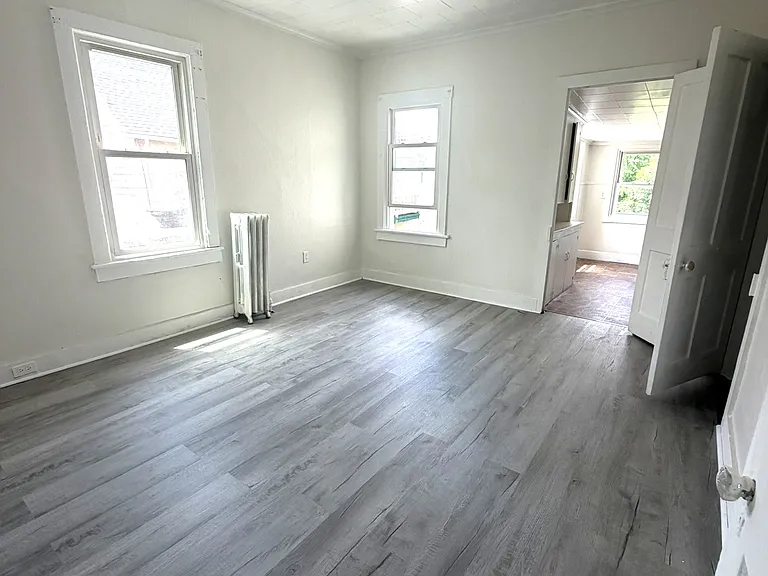 1431 Sanderson Ave — Photo 8