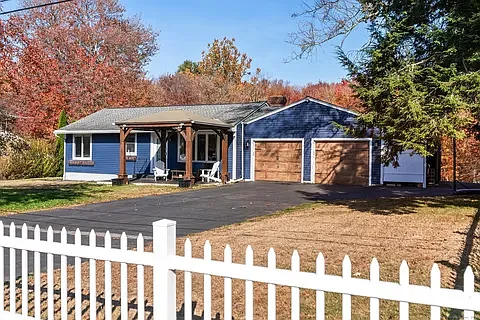 2 bed, 1095 sqft, $3,200 — Photo 1