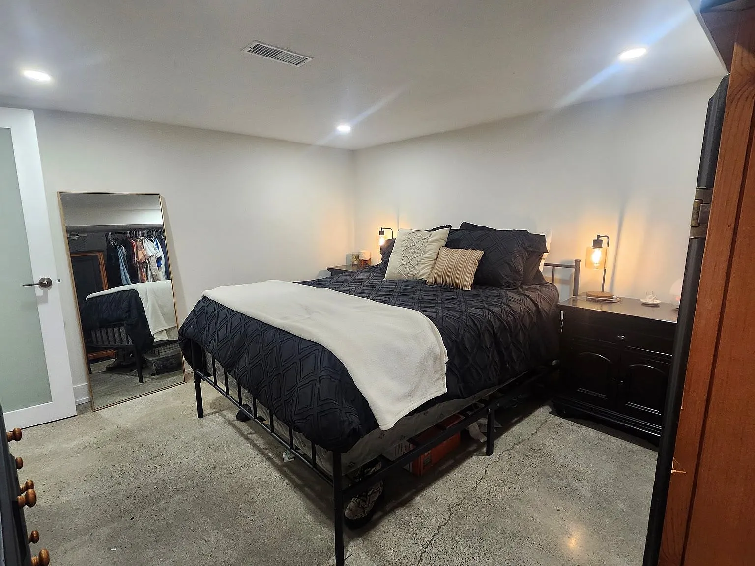 2 bed, $2,200 — Photo 3