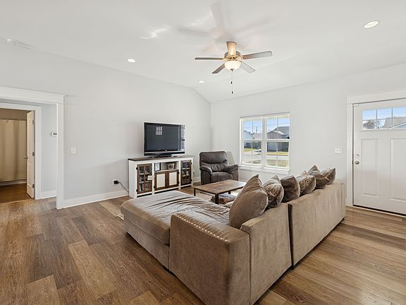 4th image of 213 Tucker Trice Blvd
