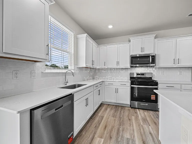 500 Blackpool Ct — Photo 9