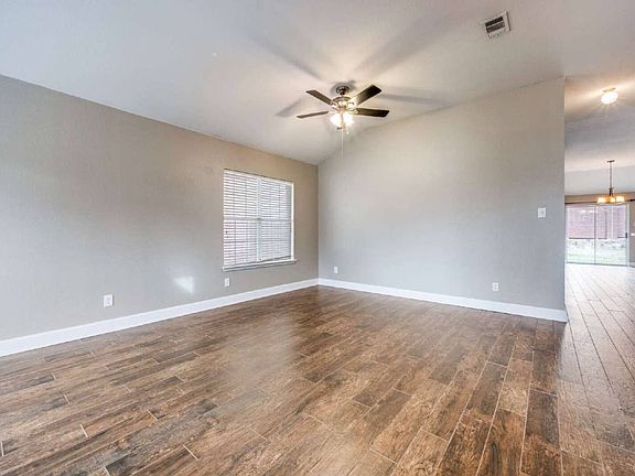 4th image of 3013 Ocean Dr