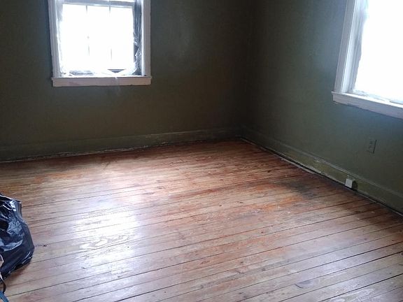 3rd image of 210 Joyner Ave