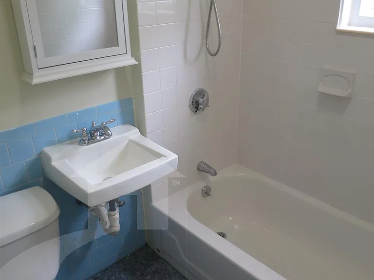95 Flint St — Photo 11