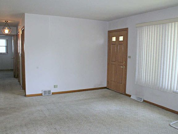 4th image of 3000 Martin Ave