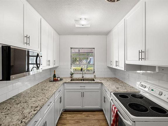 5th image of 2027 Valencia Way