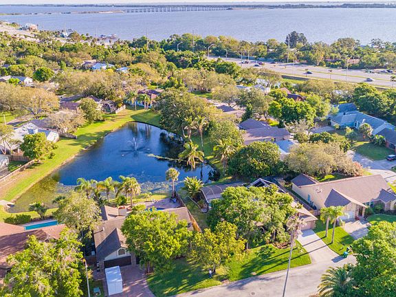 4th image of 2230 Plantation Dr