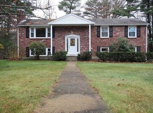 1 W Pine Dr, Walpole, MA 02081