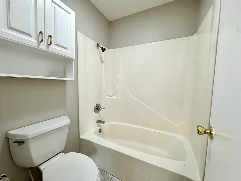 130 Derby Woods Dr — Photo 9