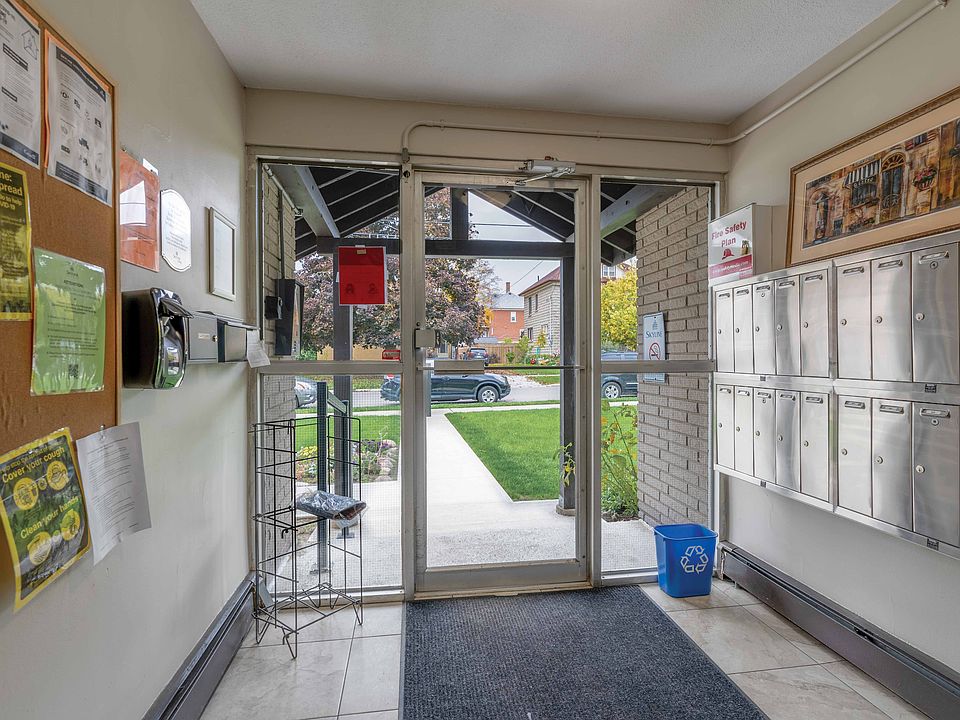 1st image of 15 Snyder Ave N #3-Bedroom