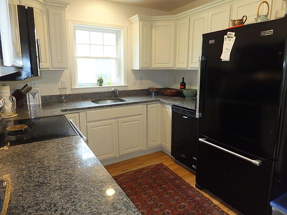 4th image of 180 Saco Avenue #25