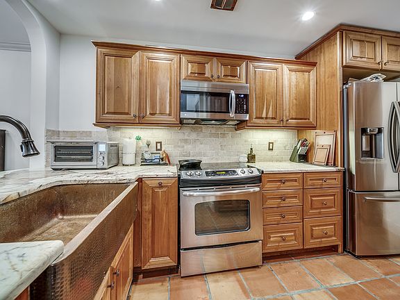 4th image of 7709 Broadway St APT 125