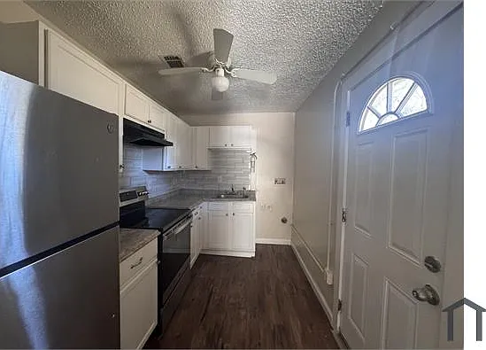 557 Simmons St NW #B — Photo 9