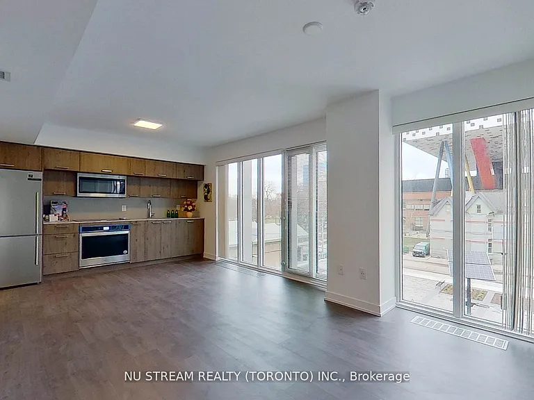 50 McCaul St #405 — Photo 15