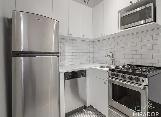 Rented by Mirador Real Estate | media 22