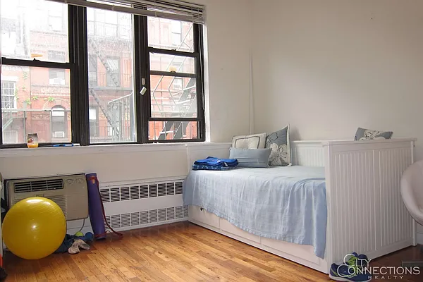 Rented by City Connections Realty | media 10