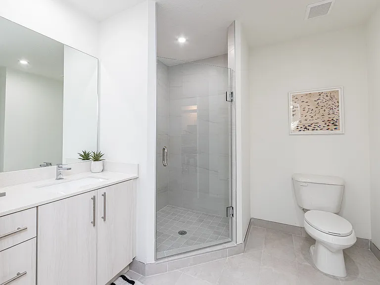 The MID Apartment Residences — Photo 5