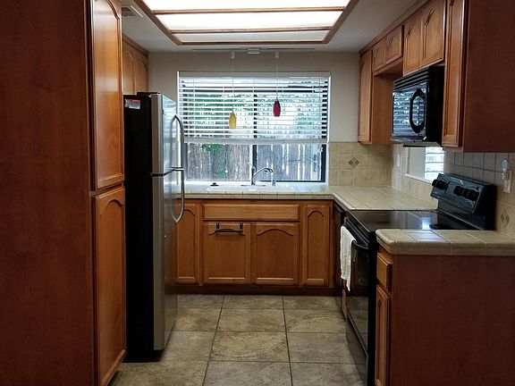 5th image of 5608 Victoria Ln