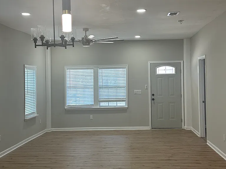 1219 Richards St — Photo 4