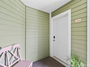 10518 221st Ln NE #201, Redmond, WA