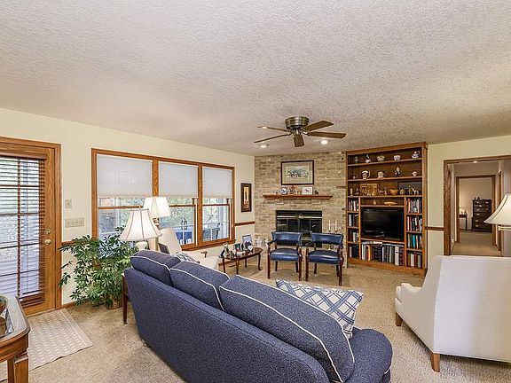 4th image of 45 Wildwood Dr