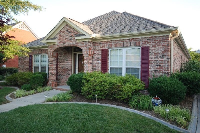 1st image of 3012 Waterman Dr SE