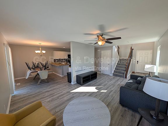 4th image of 646 Vine St