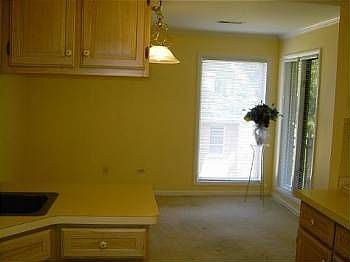 4th image of 1927 Tanglewood Dr Unit 3B
