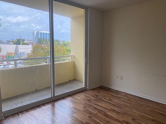 3rd image of 18800 NE 29th Ave APT 203