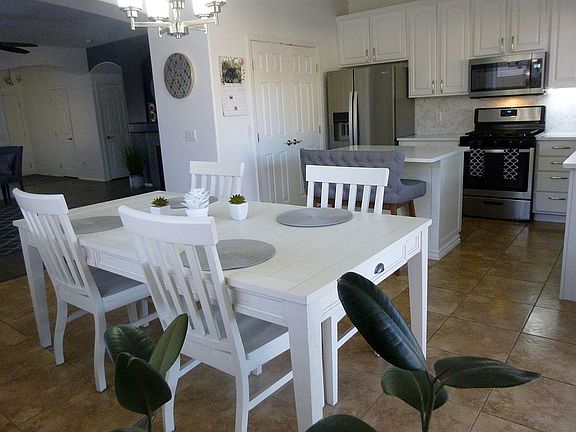 dining room/kitchen 