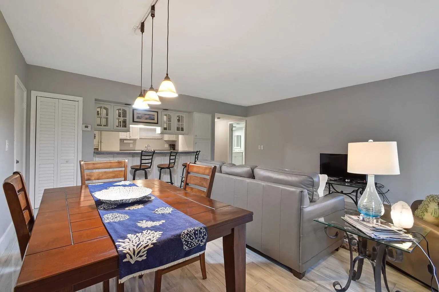 1 bed, 1.0 bath, 900 sqft, $4,900 — Photo 3