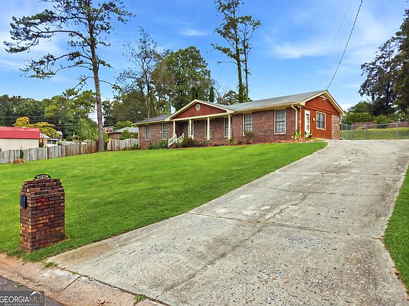 4th image of 2681 Kings Cir