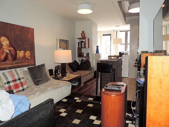 4th image of 152 Orchard St #4